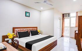 Super Collection O Sector 104 Noida